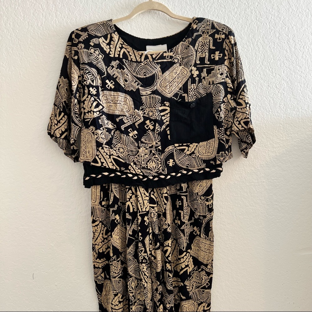 Abstract print crop top and narrow ankle pants set